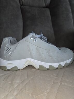 K-Swiss Men's Low-Profile Sneakers in Light Gray